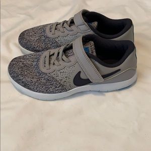 Nike Boys shoes Sz 3